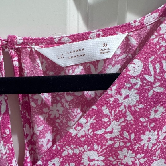 Lauren Conrad Floral Pink Women's Top size XL - Picture 3 of 3